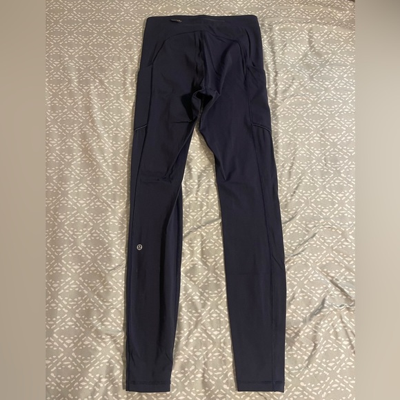 Lululemon Tights Size 4 NAVY BLUE - Picture 1 of 3
